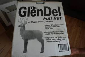 lot 394 image: The Glen Del Buck Full Rut 3D Whitetail Buck Archery Target