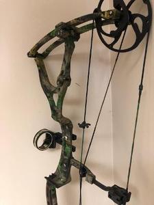 lot 5A image: Bowtech Model The General Compound Bow