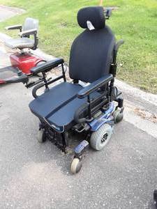 lot 3 image: Pride J-6 Power Chair-Condition Unknown-Has No Power Cord  (See Lot 6)