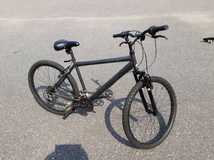 lot 10 image: No Name 21 Speed 26 Bike