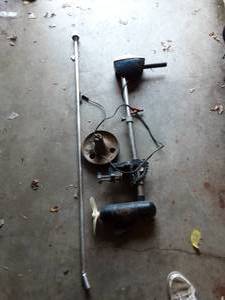 lot 36 image: Trolling Motor, Anchor, Boat Light Bar