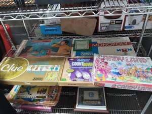 lot 50 image: 5-Vintage Board Games Of Strategy