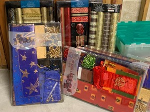 lot 177 image: Gift Wrap Assortment