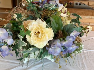 lot 47 image: Floral Arrangement