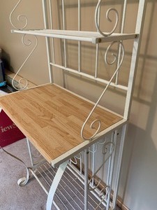 lot 215 image: Very Nice Bakers Rack