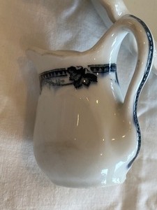 lot 190 image: Decorative Kitchen Items