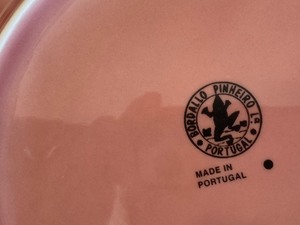 lot 21 image: Lot of 20 Assorted Colorful Plates