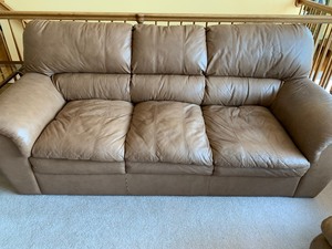 lot 60 image: Leather Sofa, Love Seat and Chair