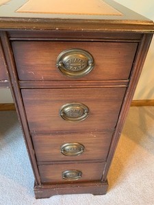 lot 72 image: Vintage Desk