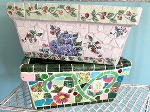 lot 110 image: Beautiful Mosaic Planters