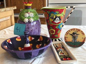 lot 41 image: Fun Decorative Feline Inspired Items