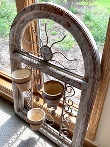 lot 113 image: Arched Wall Hanging with Three Planters