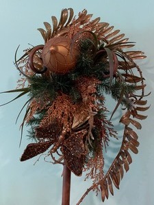 lot 139 image: Floral Arrangement with Metal Stand