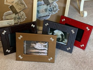 lot 221 image: Home Decor ItemsShadow Boxes and Picture Frames