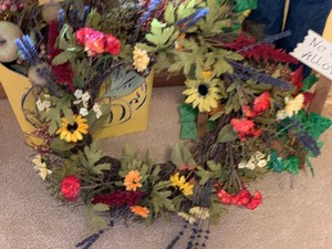 lot 248 image: Home Decor Items