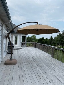 lot 252 image: Large Free Standing Patio Umbrella