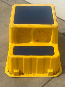 lot 16 image: Premier-Plastics Commercial Step-Stool  Access Steps