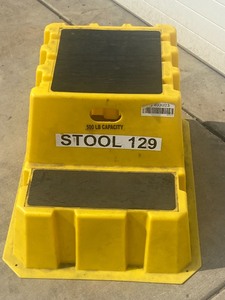 lot 18 image: Premier-Plastics Commercial Step-Stool  Access Steps