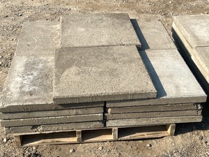 lot 6 image: (2) Pallets Of 2 x 2 Landscape Stone