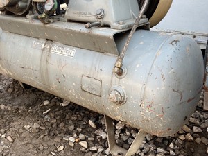 lot 3 image: Worthington Industrial Air Compressor