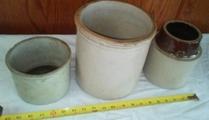 lot 16 image: 3 stoneware crocks.