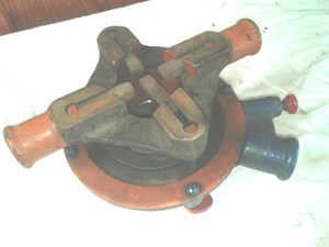 lot 26 image: Toledo No. 1 Thread cutter excellent.