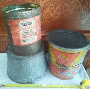lot 49 image: 3 pails Slich, Tri feeds.