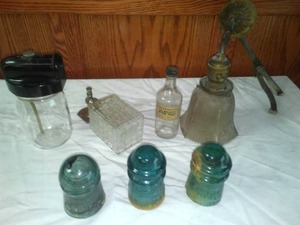 lot 78 image: Glass lot.