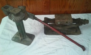 lot 81 image: Vintage Ford jack & scissors jack.