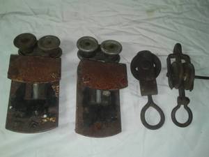 lot 83 image: Barn door sliding hardware