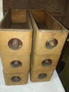 lot 100 image: Vintage drawers, seat back & 2 screens.