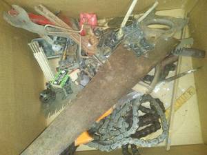 lot 104 image: Tools & heavy large chain.