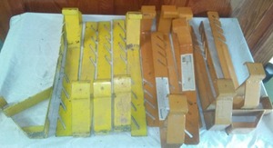 lot 114 image: 14 Roofing scaffold brackets