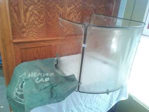 lot 116 image: Heater cab canvas & windshield.