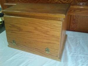 lot 158 image: Oak Breadbox  gorgeous.