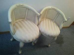 lot 163 image: 2 Cream colored side chairs