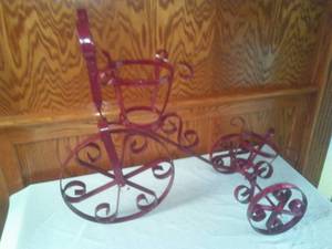 lot 164 image: Metal Trike plantstand