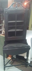 lot 170 image: Corner Hutch super cute On casters