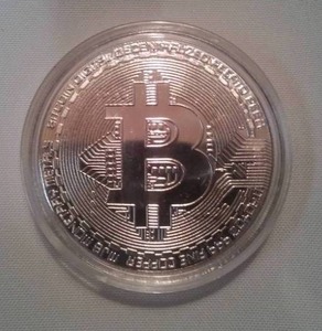 lot 154 image: 1 ounce copper Bitcoin  authentic.