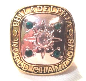 lot 185 image: Philadelphia Eagles Championship Ring.