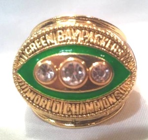 lot 209 image: Green Bay Packers Super Bowl Ring.