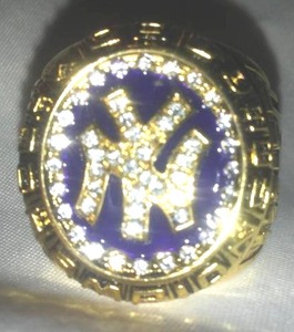 lot 221 image: New York Yankees World Series Ring