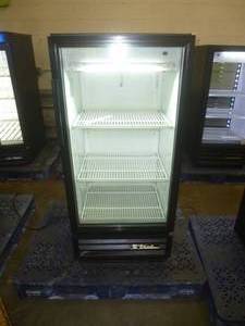 lot 9 image: True Glass Door Merchandiser # 119613
