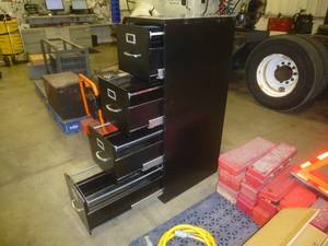 lot 32 image: Steel File Cabinet 4 Drawer