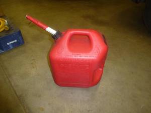 lot 33 image: Gas Can 5 gallon