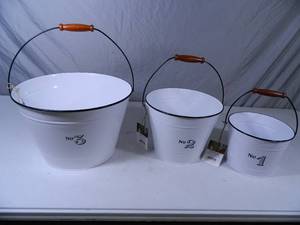 lot 20 image: 3 New Metal Planters