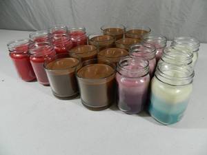 lot 55 image: 20 New Soy-Blend Candles