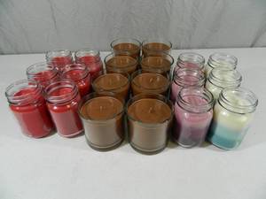 lot 80 image: 20 New Soy-Blend Candles