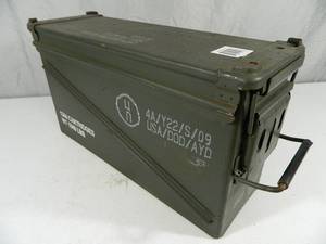 lot 56 image: US Military Surplus 40mm Ammo Can