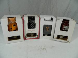 lot 77 image: 4 New Wax Melters